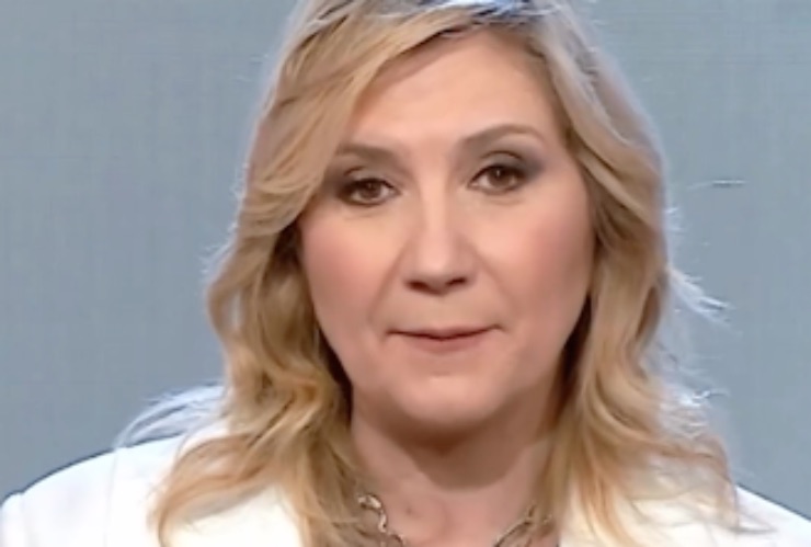 Serena Bortone crolla davanti alle telecamere, l'episodio è tragico